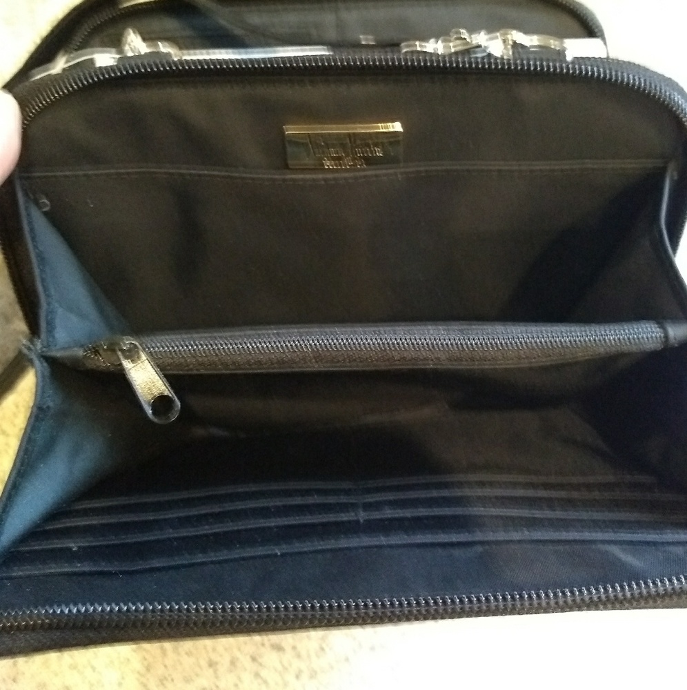 Purse/Wallet - Picture 2 of 7